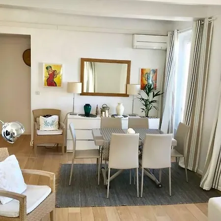 Appartement Vieille Ville / Port: 2 Pieces Agreable & Spacieux *
