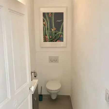 Vieille Ville / Port: 2 Pieces Agreable & Spacieux Appartement