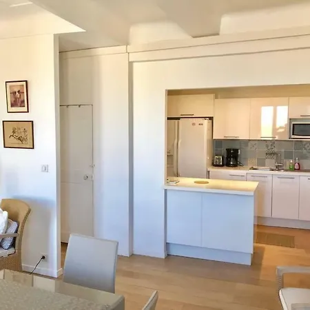 Vieille Ville / Port: 2 Pieces Agreable & Spacieux Appartement *